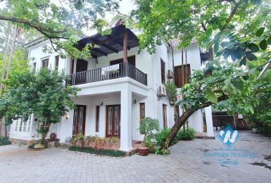 Cosy house with large yard and garden for lease in Xuan Dieu street, Tay Ho, Hanoi